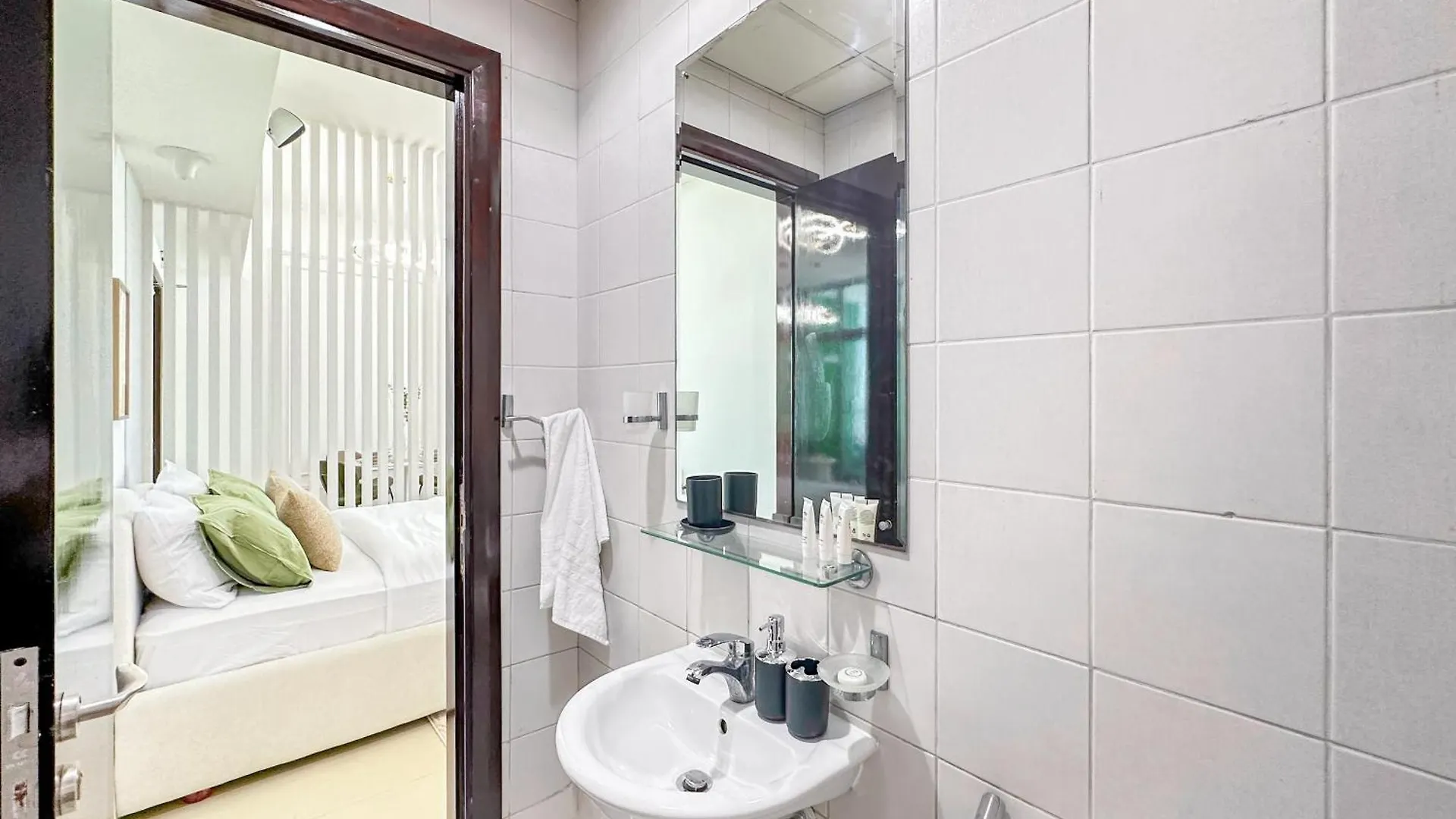 Upgrade Unit For 6 Pax With Sea View Ideal Location Near Beach Big Balcony Dubai 0*,